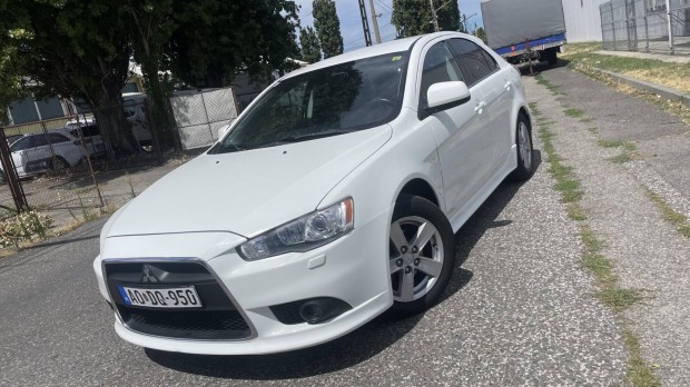 Mitsubishi Lancer 1.8 Invite Klíma/Bi-Xenon/Ülé...