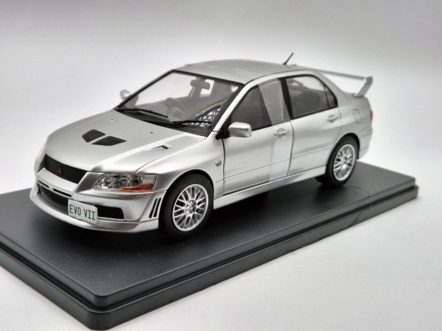 Mitsubishi Lancer Evo VII - Whitebox - 1:24