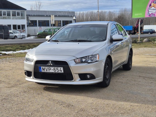 Mitsubishi Lancer Sportback 1.6 Invite