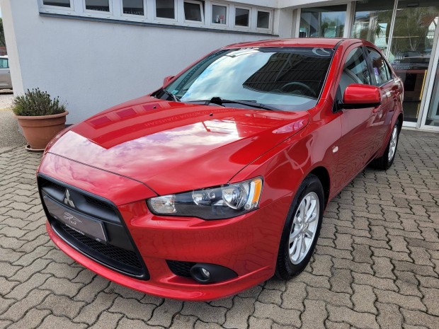 Mitsubishi Lancer Sportback 1.6 Invite Garanci...