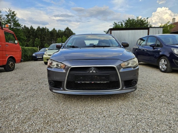 Mitsubishi Lancer Sportback 1.8 Intense Kevés a...