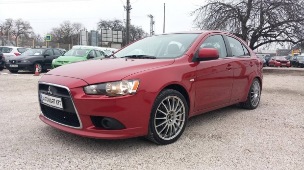 Mitsubishi Lancer Sportback 1.8 Invite Aigner S...