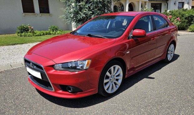 Mitsubishi Lancer Sportback 1.8 Invite Végig VE...