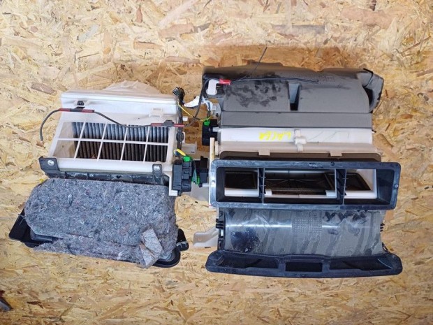 Mitsubishi Lancer VIII (2008-2017) F�t�s Box