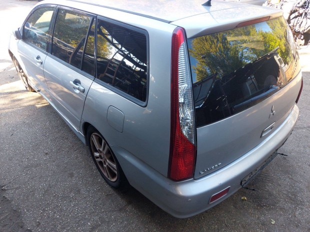 Mitsubishi Lancer kombi Krasszéria elemei Kombi