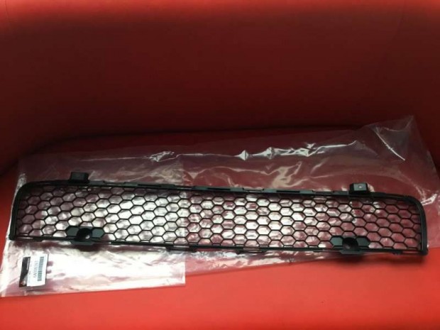 Mitsubishi Lancer lökhárító rács alsó 6400B397