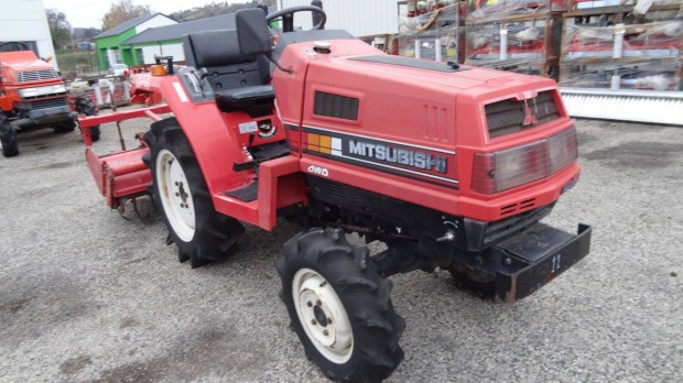Mitsubishi MT14 japn kistraktor talajmarval!