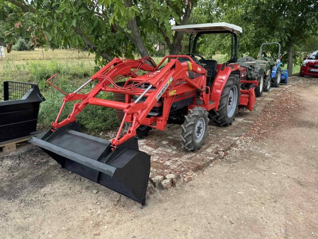Mitsubishi MT225, homlokrakodós
