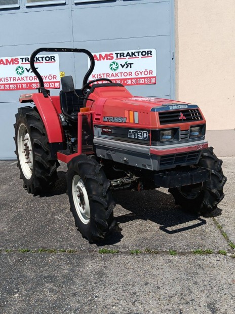 Mitsubishi MT30D irányváltós, szervos, összkerekes, 30 Le traktor