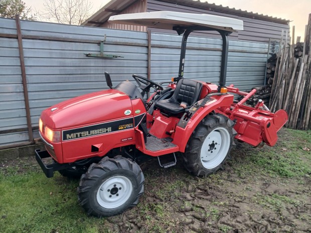 Mitsubishi MT 165, Japn kistraktor gyri talajmarjval elad. 