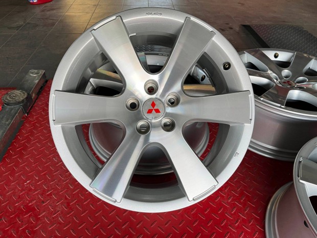 Mitsubishi Outlander 19" 5x114,3 gyri alufelni 19 coll ASX