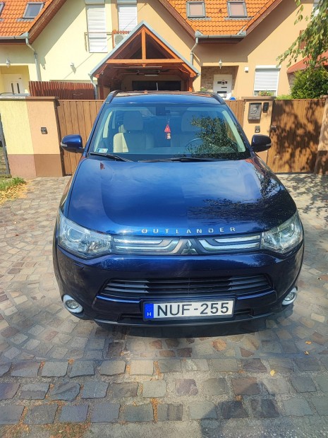 Mitsubishi Outlander 2013