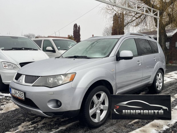 Mitsubishi Outlander 2.0 4x4 Sz�p �llapot� kl�m...