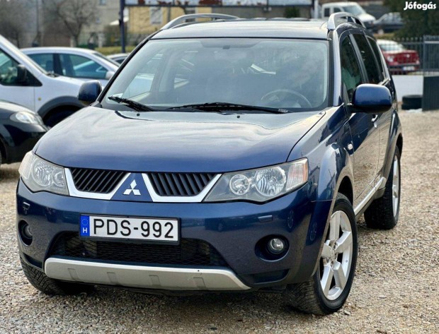 Mitsubishi Outlander 2.0 DI-D Invite 7-szemlyes