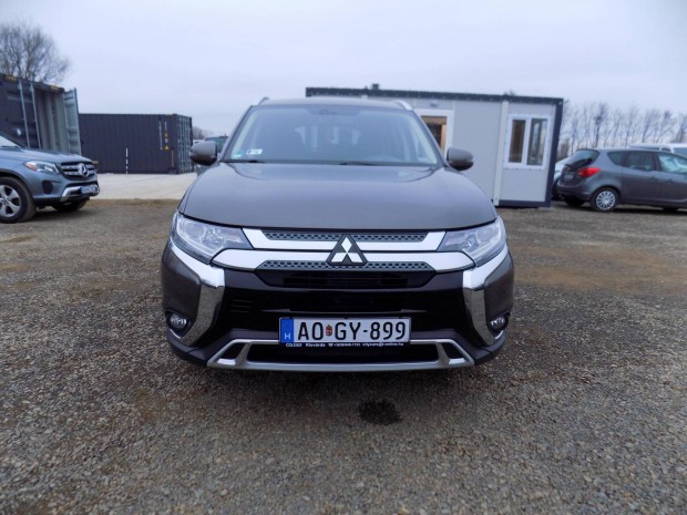 Mitsubishi Outlander 2.0 Mivec Elegance Akci�s...