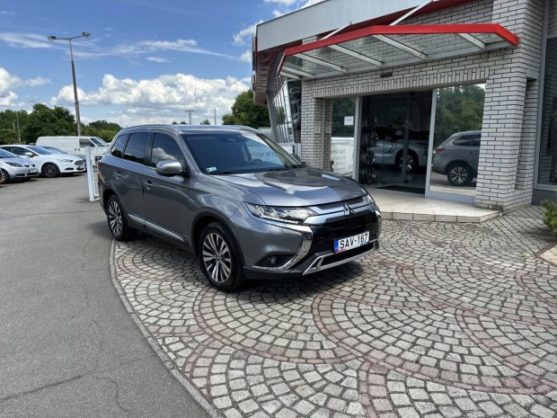 Mitsubishi Outlander 2.0 Mivec Family Safety 4W...