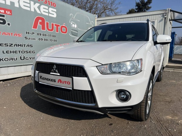 Mitsubishi Outlander 2.0 Mivec Invite 2WD LE SZ...