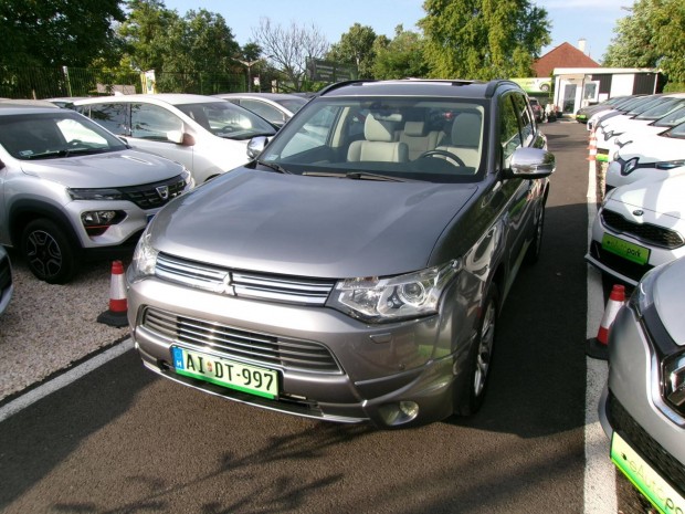 Mitsubishi Outlander 2.0 Phev Instyle Navi 4WD...