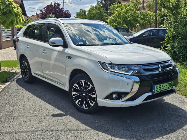 Mitsubishi Outlander 2.0 Phev Intense Plus 4WD...