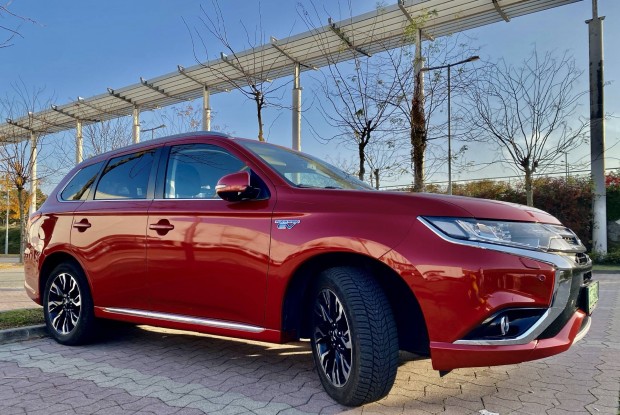 Mitsubishi Outlander 2.0 plugin hibrid 2015/9