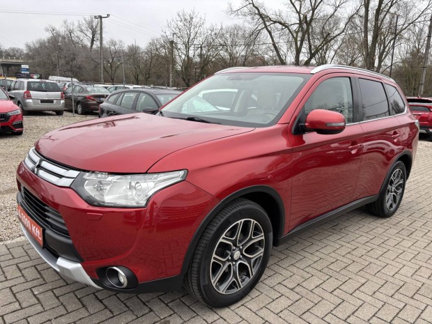 Mitsubishi Outlander 2.2 DI-D Instyle Navi 4WD