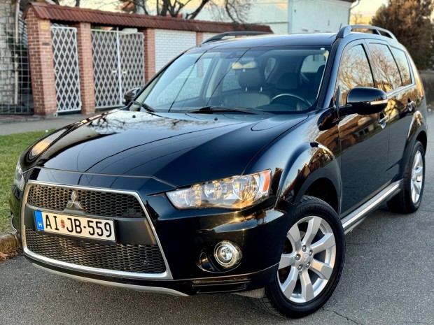 Mitsubishi Outlander 2.2 DI-D Instyle Navi 4WD