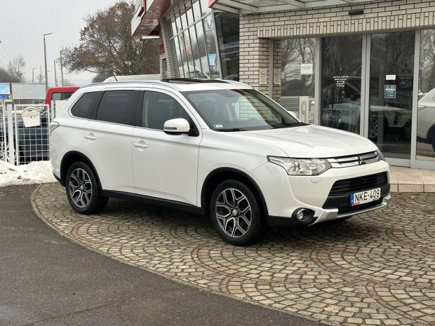 Mitsubishi Outlander 2.2 DI-D Instyle Navi 4WD...