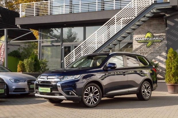 Mitsubishi Outlander 2.2 DI-D Instyle Navi 4WD...