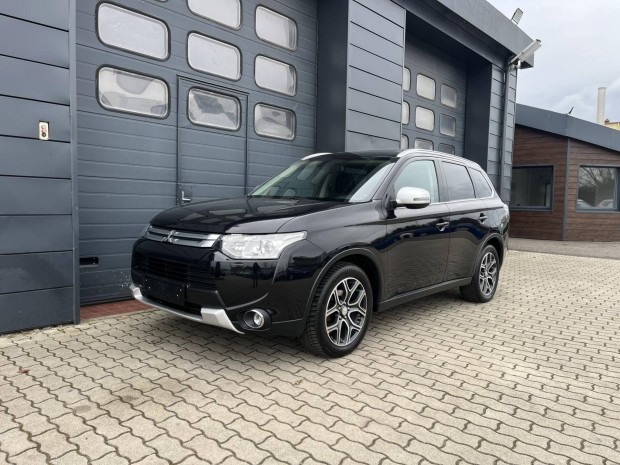 Mitsubishi Outlander 2.2 DI-D Instyle Navi 4WD...