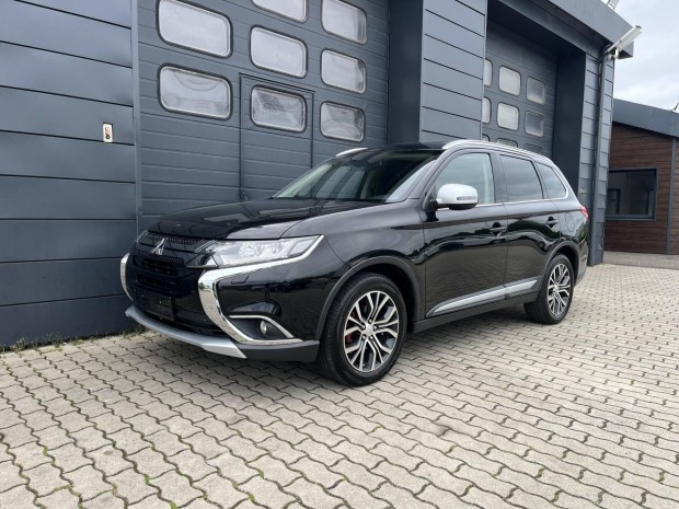 Mitsubishi Outlander 2.2 DI-D Instyle Navi 4WD...