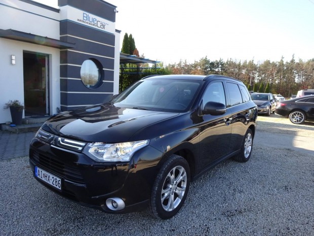 Mitsubishi Outlander 2.2 DI-D Instyle Navi 4WD...