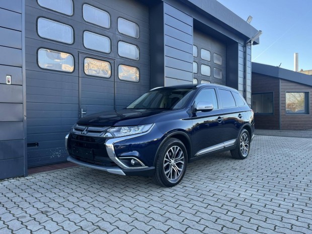 Mitsubishi Outlander 2.2 DI-D Instyle Navi 4WD...