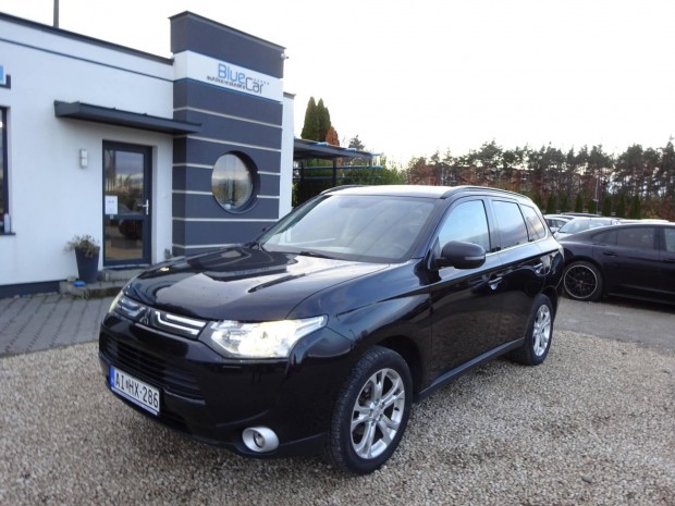 Mitsubishi Outlander 2.2 DI-D Instyle Navi 4WD...