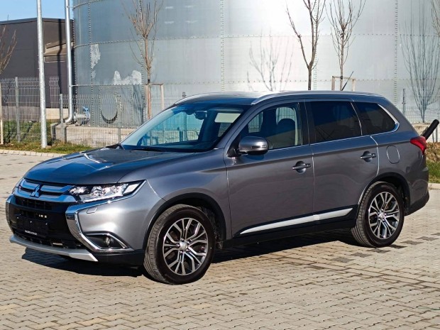 Mitsubishi Outlander 2.2 DI-D Instyle Navi 4WD...