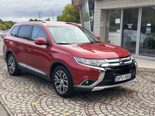 Mitsubishi Outlander 2.2 DI-D Instyle Navi 4WD...