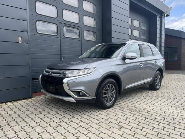 Mitsubishi Outlander 2.2 DI-D Instyle Premium 4...