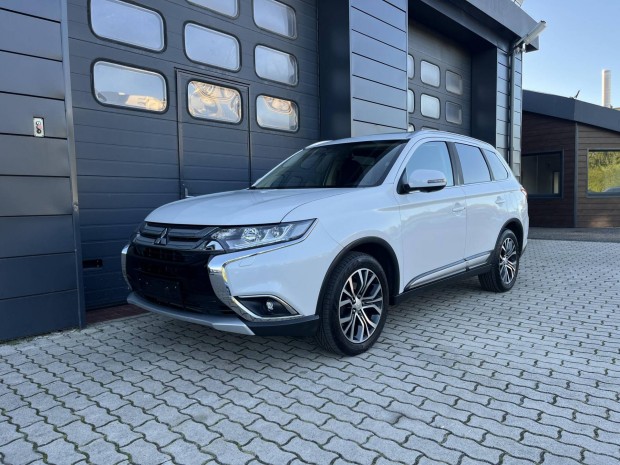 Mitsubishi Outlander 2.2 DI-D Instyle Premium 4...