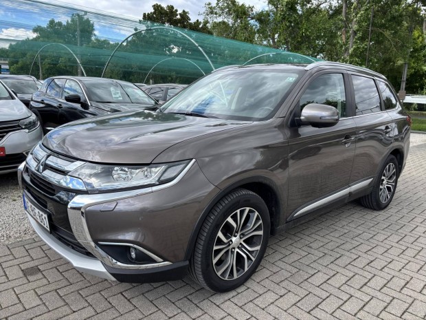 Mitsubishi Outlander 2.2 DI-D Instyle Premium 4...