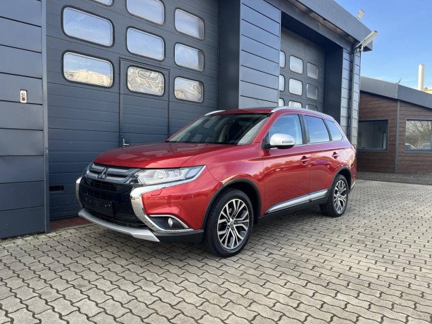 Mitsubishi Outlander 2.2 DI-D Instyle Premium 4...
