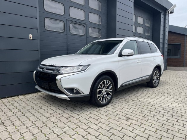 Mitsubishi Outlander 2.2 DI-D Instyle Premium 4...