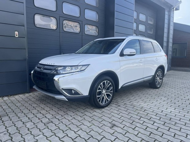 Mitsubishi Outlander 2.2 DI-D Instyle Premium 4...