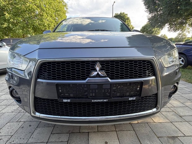 Mitsubishi Outlander 2.2 DI-D Intense Plus 4WD...