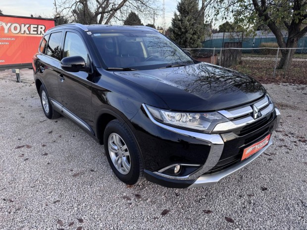 Mitsubishi Outlander 2.2 DI-D Intense Plus 4WD...