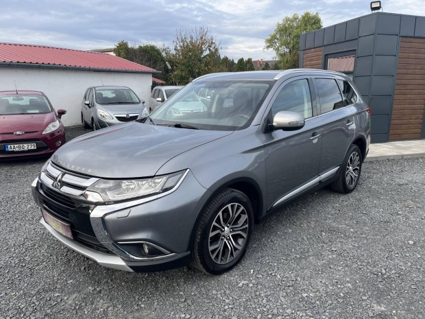 Mitsubishi Outlander 2.2 DI-D Intense Plus 4WD...