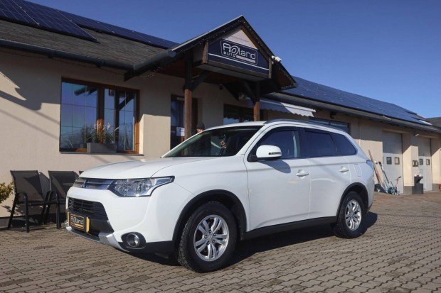 Mitsubishi Outlander 2.2 DI-D Intense Plus 4WD...