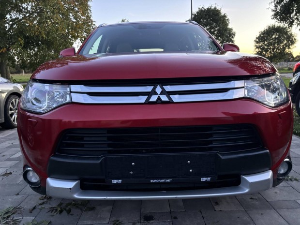 Mitsubishi Outlander 2.2 DI-D Intense Plus 4WD...