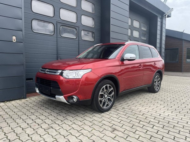 Mitsubishi Outlander 2.2 DI-D Intense Plus 4WD...