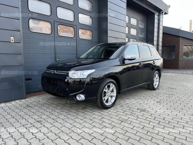 Mitsubishi Outlander 2.2 DI-D Intense Plus 4WD...