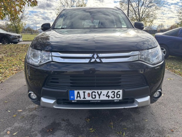Mitsubishi Outlander 2.2 DI-D Intense Plus 4WD...