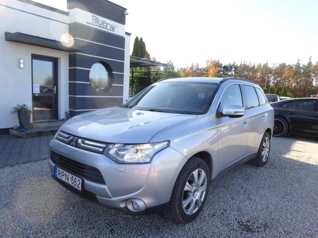 Mitsubishi Outlander 2.2 DI-D Intense Plus 4WD...